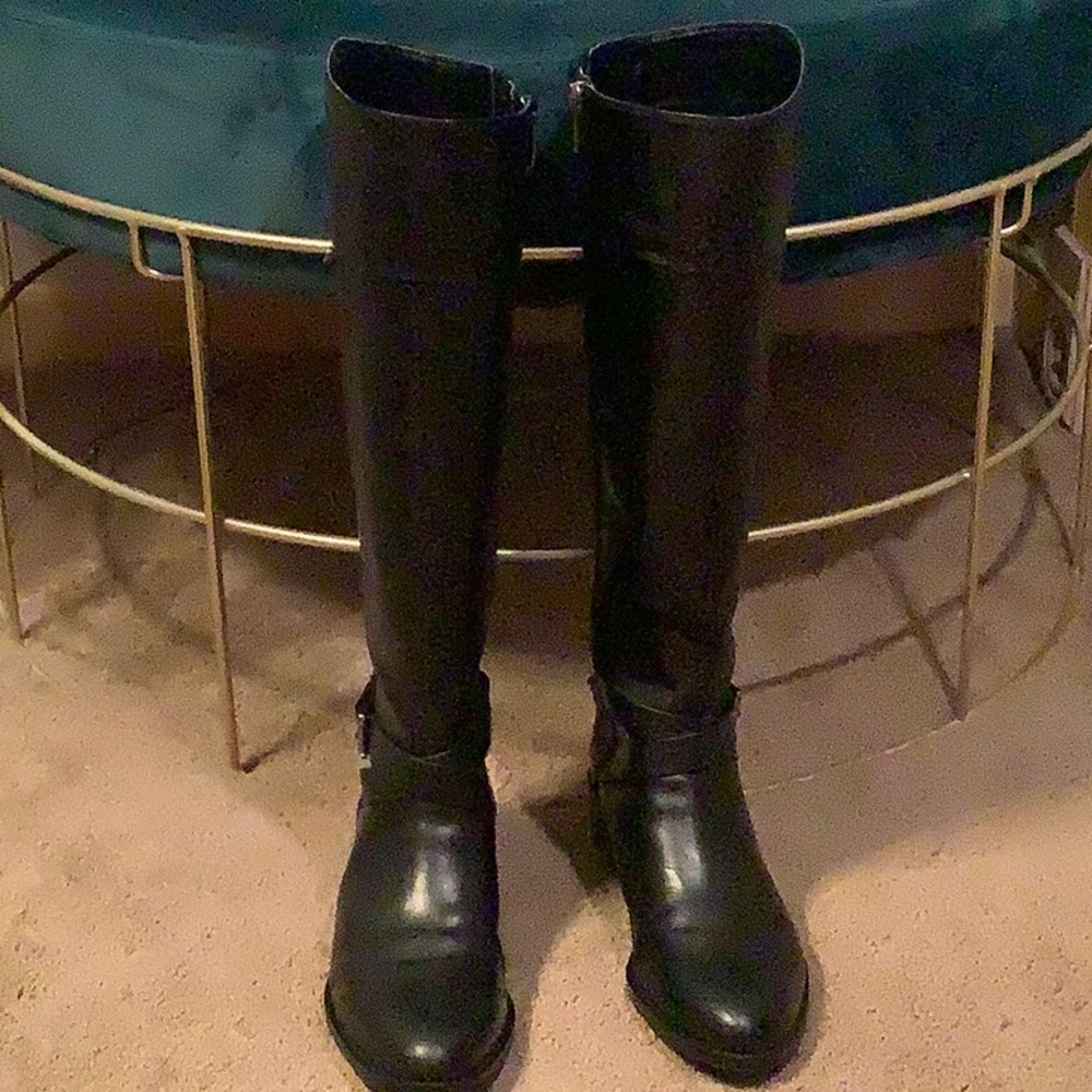Elegant Black Knee-High Boots